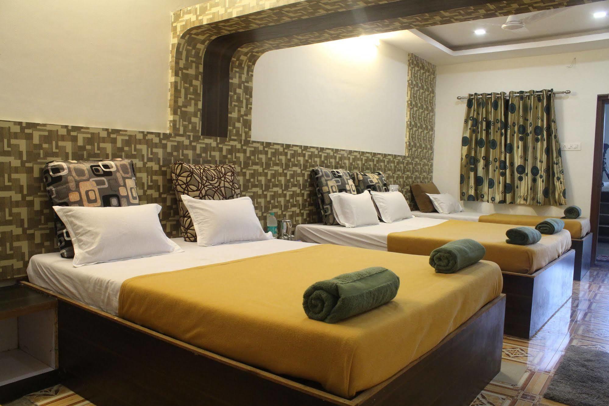 Hotel Malhar Palace Ширди Экстерьер фото
