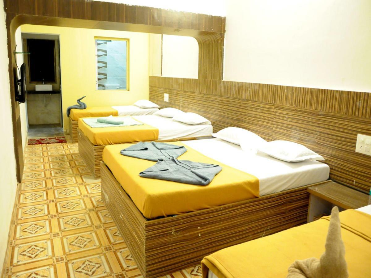 Hotel Malhar Palace Ширди Экстерьер фото
