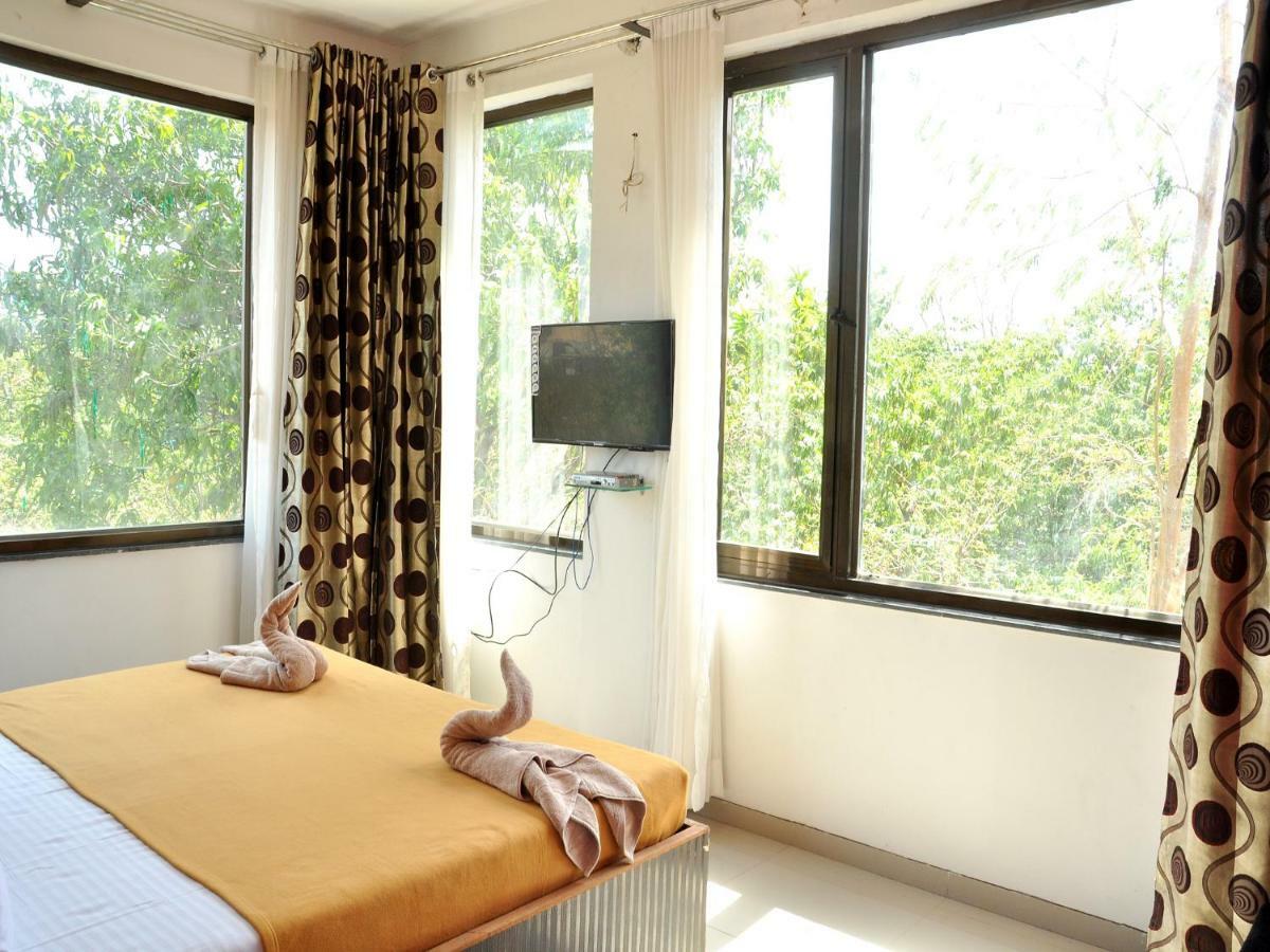Hotel Malhar Palace Ширди Экстерьер фото