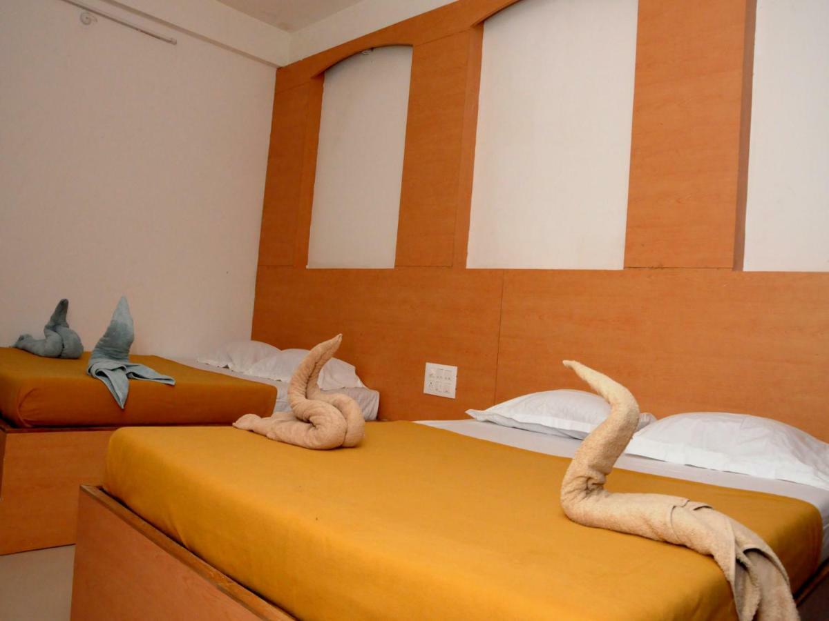 Hotel Malhar Palace Ширди Экстерьер фото